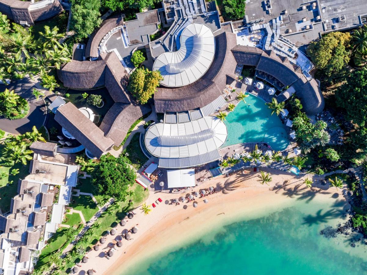 Lux* Grand Gaube Resort & Villas Exterior foto Aerial view of the resort