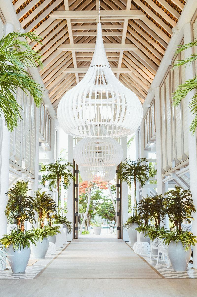 Lux* Grand Gaube Resort & Villas Exterior foto The interior of the hotel