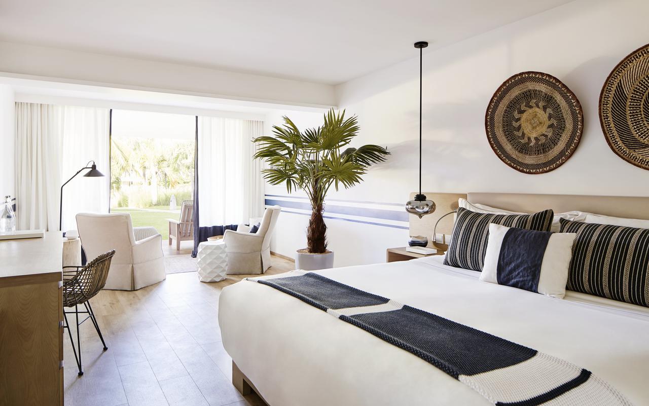 Lux* Grand Gaube Resort & Villas Exterior foto A room at the hotel