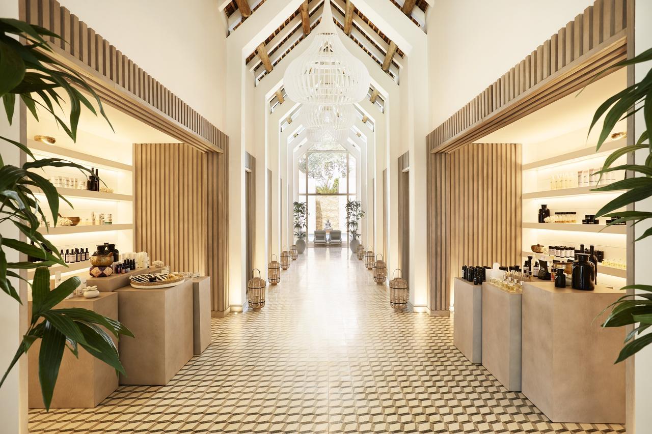 Lux* Grand Gaube Resort & Villas Exterior foto The Spa at The Standard, East Village