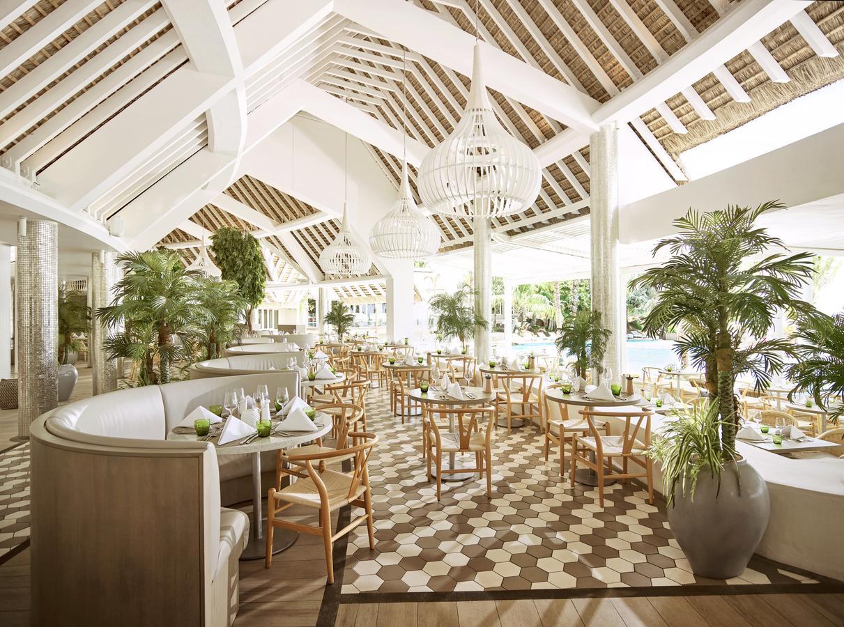 Lux* Grand Gaube Resort & Villas Exterior foto The restaurant